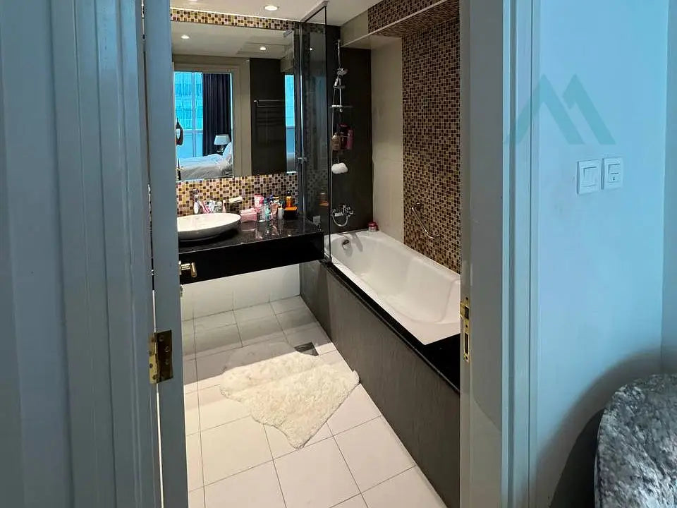 Upper Crest (Burjside Terrace), Downtown Dubai, Dubai 1 Bed 2 Baths 907 sqft