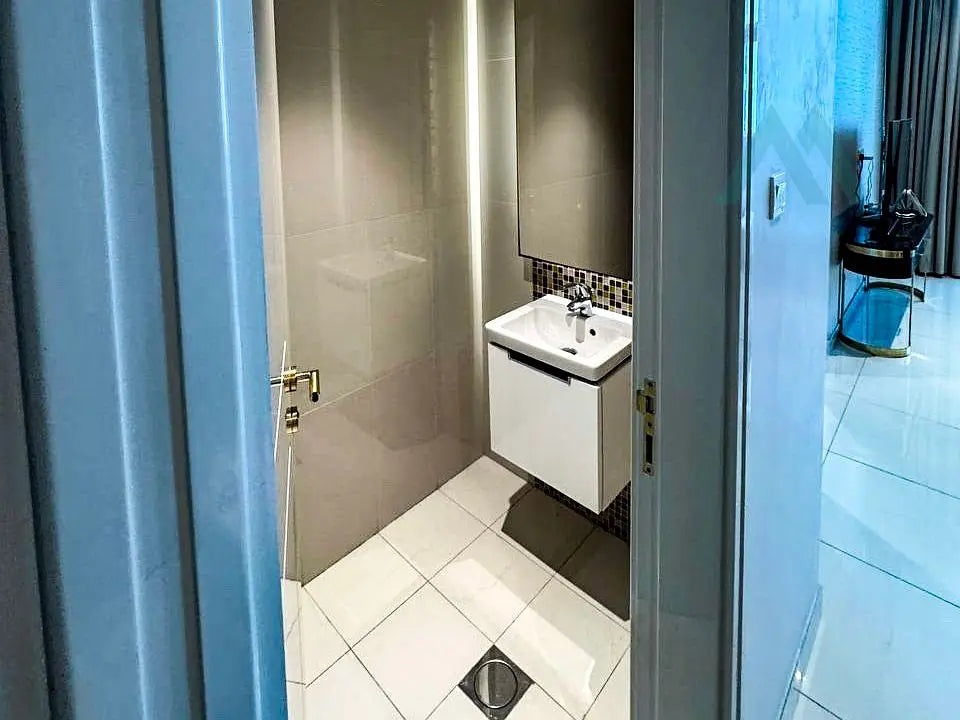 Upper Crest (Burjside Terrace), Downtown Dubai, Dubai 1 Bed 2 Baths 907 sqft