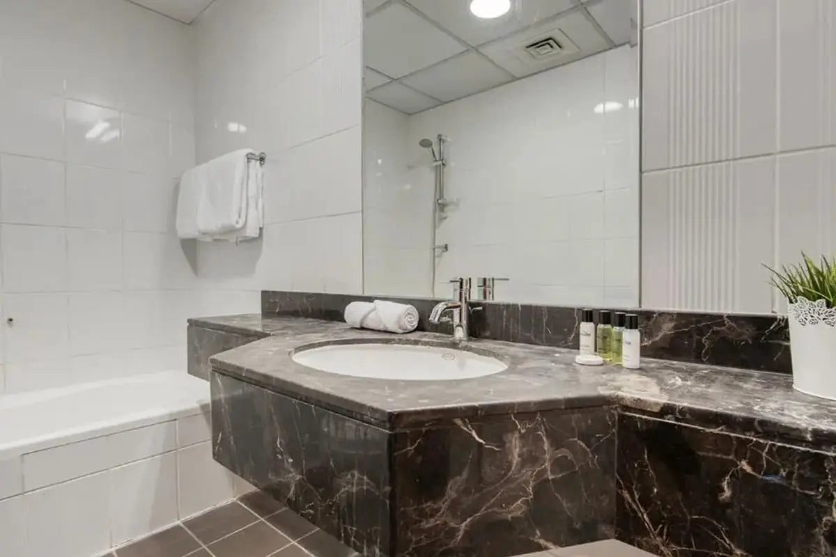 Burj Al Nujoom, Downtown Dubai, Dubai 1 Bed 2 Baths 811 sqft