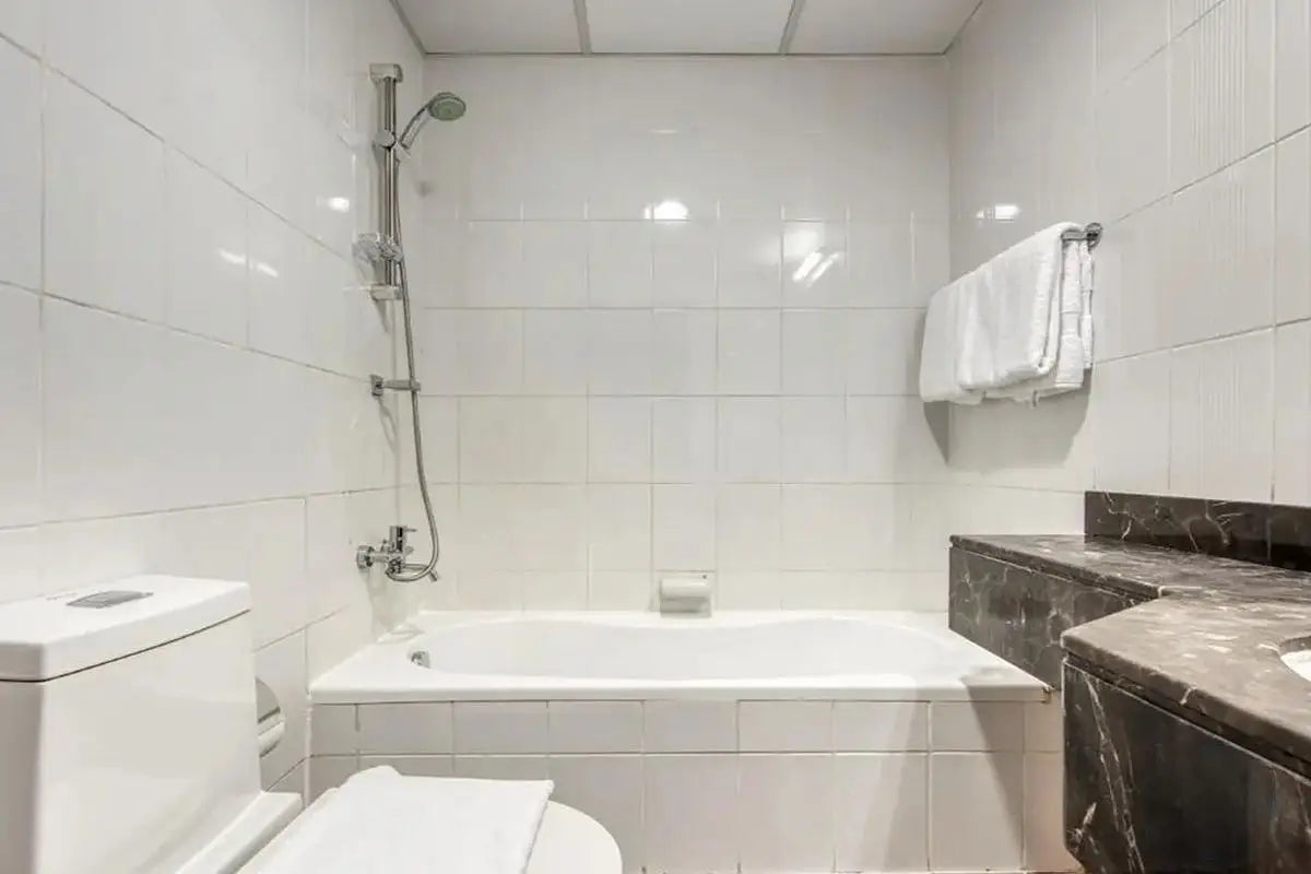 Burj Al Nujoom, Downtown Dubai, Dubai 1 Bed 2 Baths 811 sqft